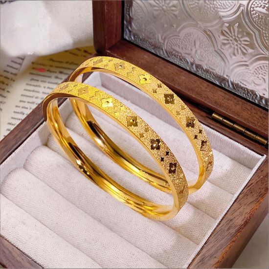 图片 黄铜镀金饰品精工钉砂满天星手镯女轻奢高级感金镯子里外一色电镀